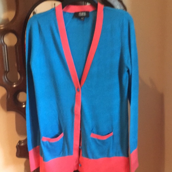 Sweater - Picture 1 of 4